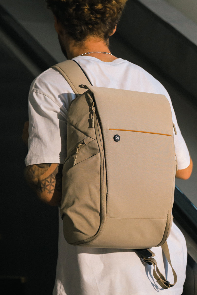WORK ESSENTIALS >