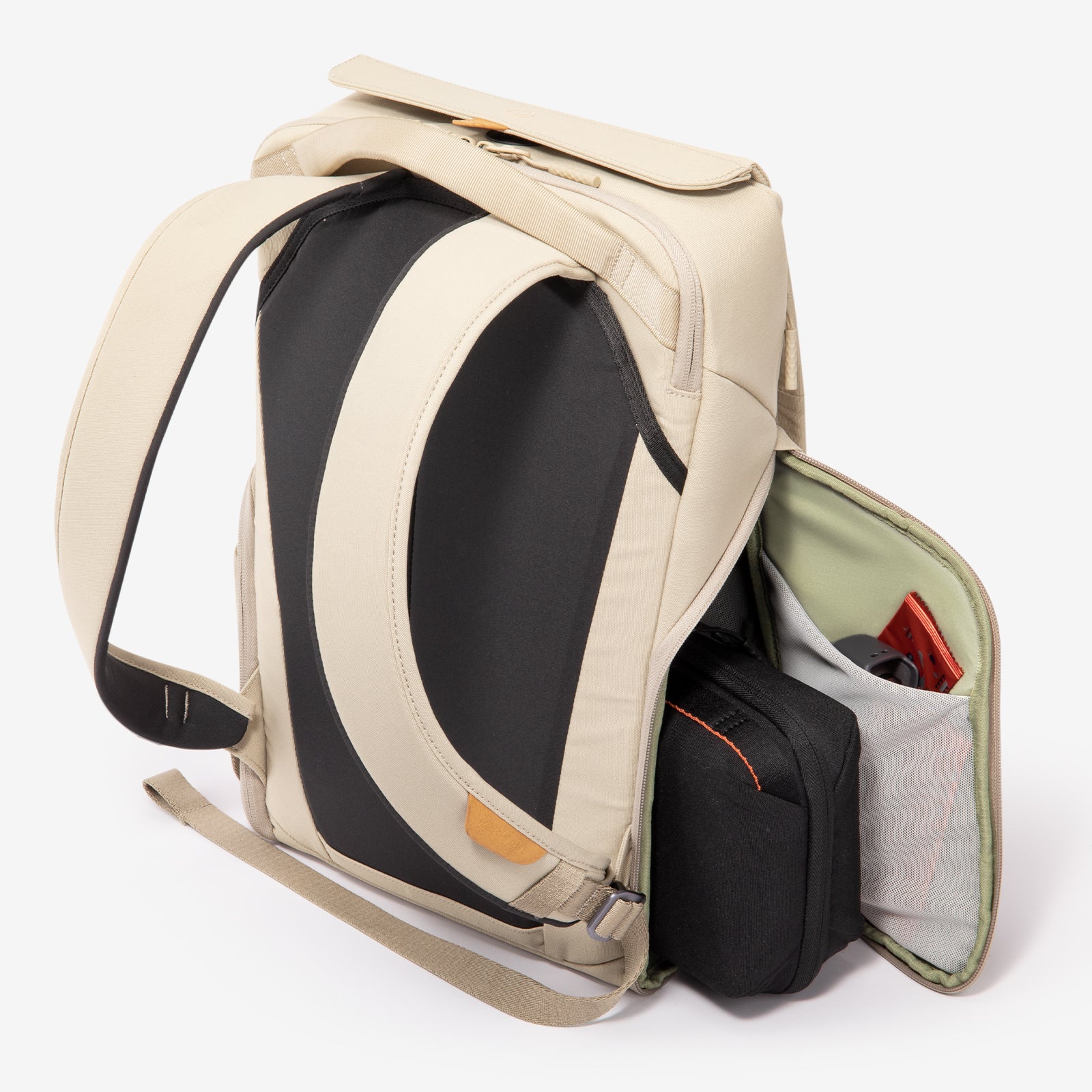 Mopak Urban Daypack quick access pocket #color_black
